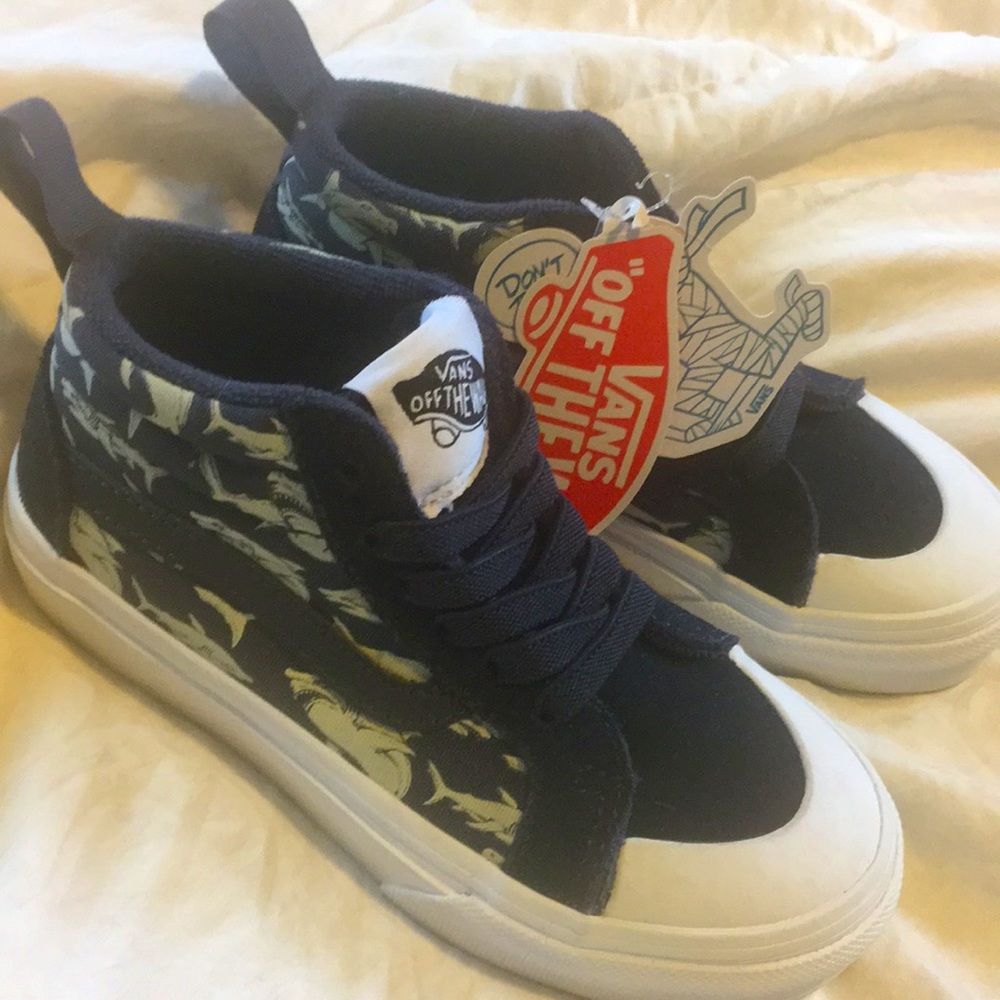 Kids Vans slip-on high top glowin the dark sharks